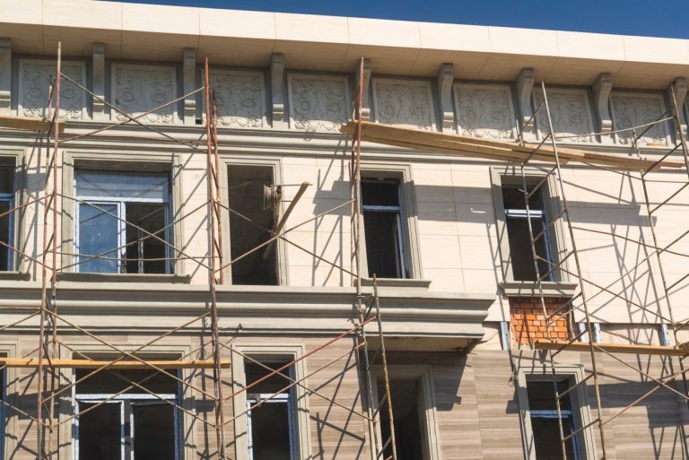 ravalement de façade échaffaudages